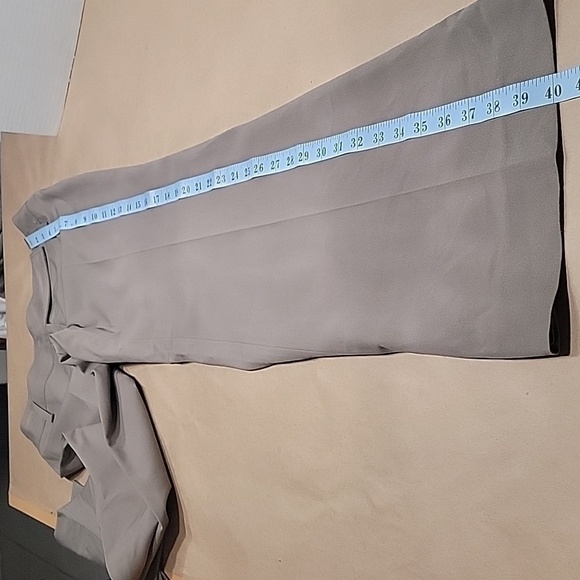 The Limited, Size 4 R, Taupe Wide Leg Trousers.  Excellent Condition. - Picture 6 of 16